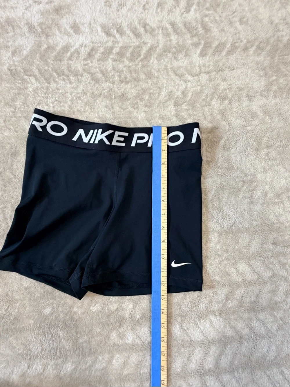 Nike Pro Dri-FIT Shorts Womens Medium Black 3 Inseam Athletic Spandex Gym